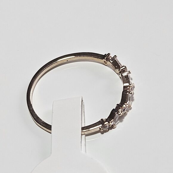 *Sale* Gold Tone Dainty Clear Round And Rectangular Rhinestone Ring Size 5.25 - Picture 9 of 12